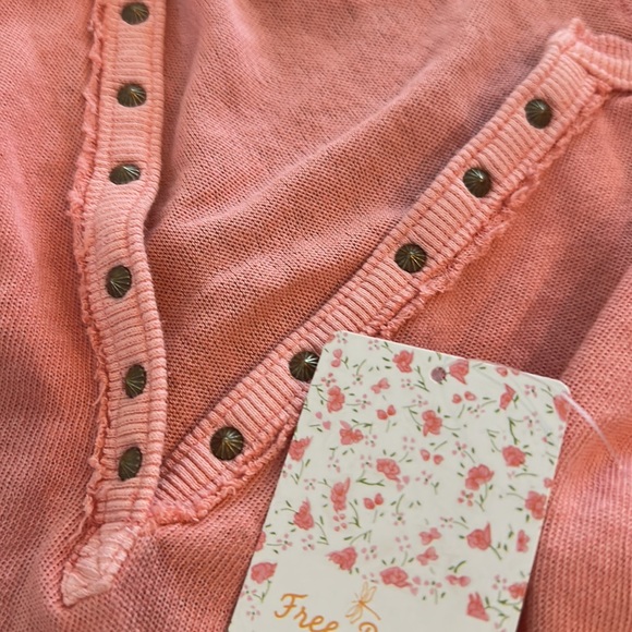 Free People We The Free long sleeve Tee size Med Peachy pink - Picture 7 of 7